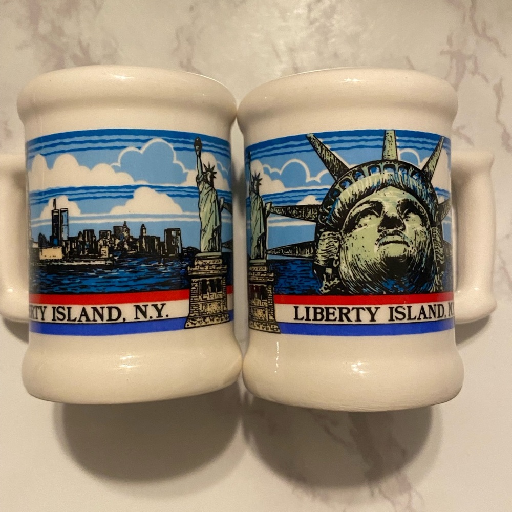 NWOT Retro Beer Stein Liberty Island NY Salt & Pepper Shakers